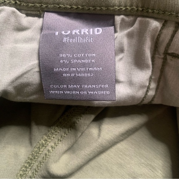 Torrid 3.5 Inch Pull-On #FeeltheFit Stretch Cotton Short Green Sz 00 Drawstring - Picture 5 of 5